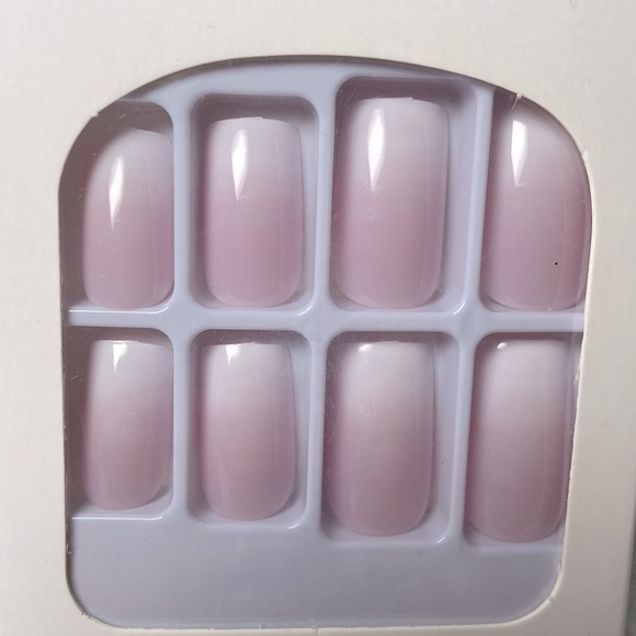 Press On Nails 24 Pc. Set Short Natural Square French Tip Style - Picture 3 of 4